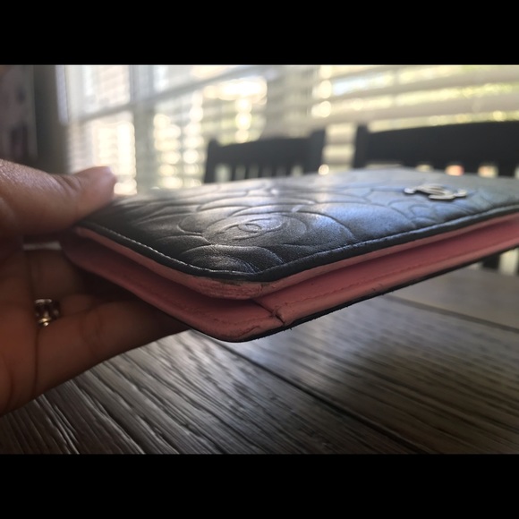 Authentic Chanel Bi-Fold Lambskin wallet - Picture 8 of 8